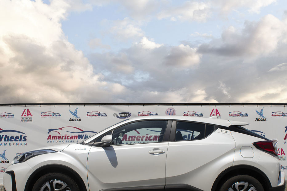 Продам Toyota C-HR BASE 2022 года в Черновцах