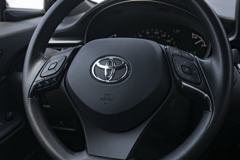 Продам Toyota C-HR BASE 2022 года в Черновцах