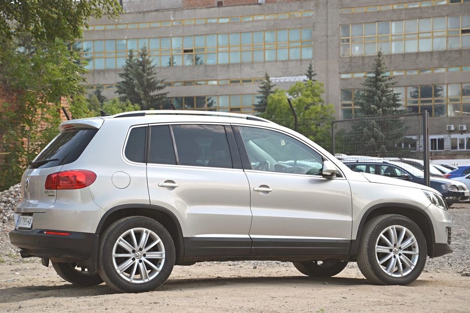 Продам Volkswagen Tiguan Tiguan Se W/Sunroof & Nav 2012 года в Хмельницком