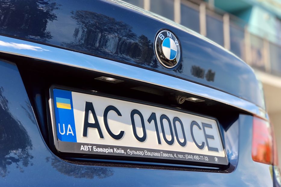 Продам BMW 740 Long 2011 года в Луцке