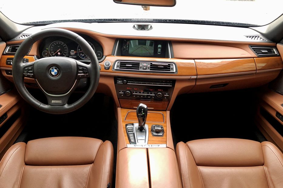 Продам BMW 750 Long 2012 года в Луцке