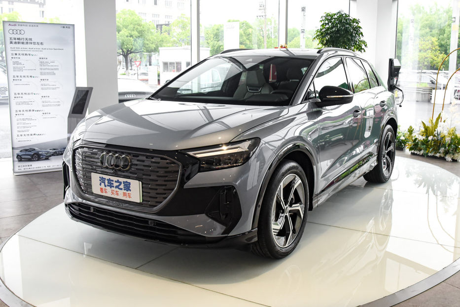 Продам Audi E-Tron Q4 e40 2022 года в Черновцах