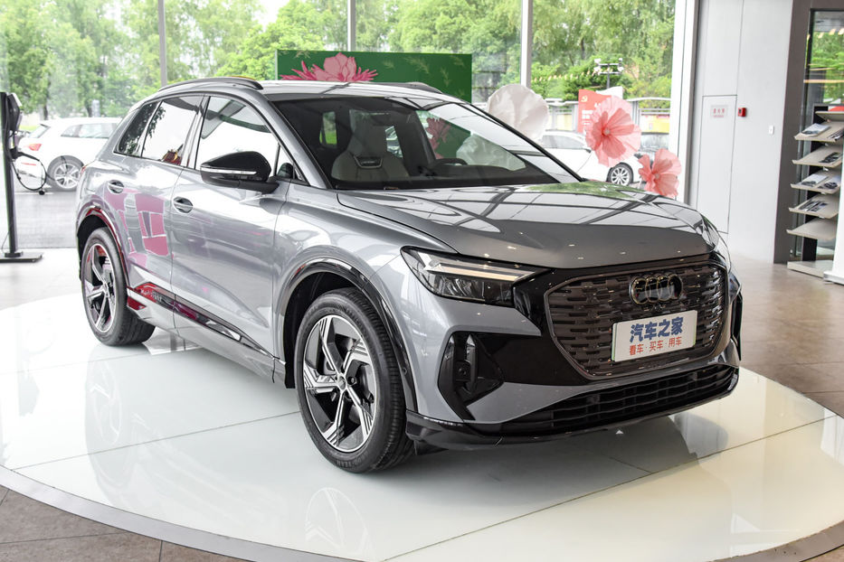 Продам Audi E-Tron Q4 e40 2022 года в Черновцах