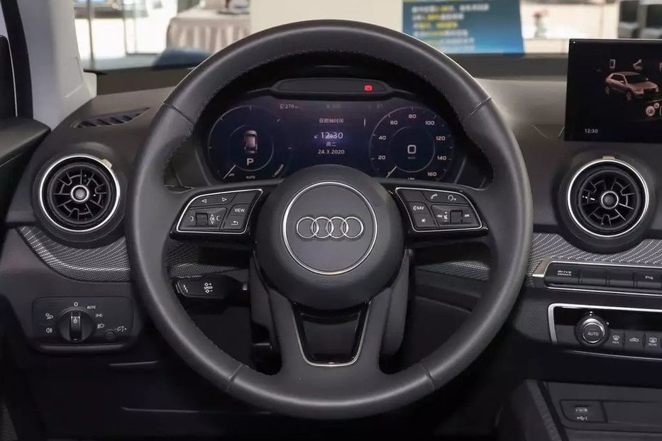 Продам Audi E-Tron Q2L e30 2022 года в Черновцах