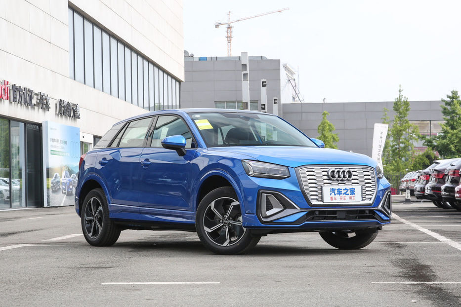 Продам Audi Q2 L e-tron 2022 года в Черновцах