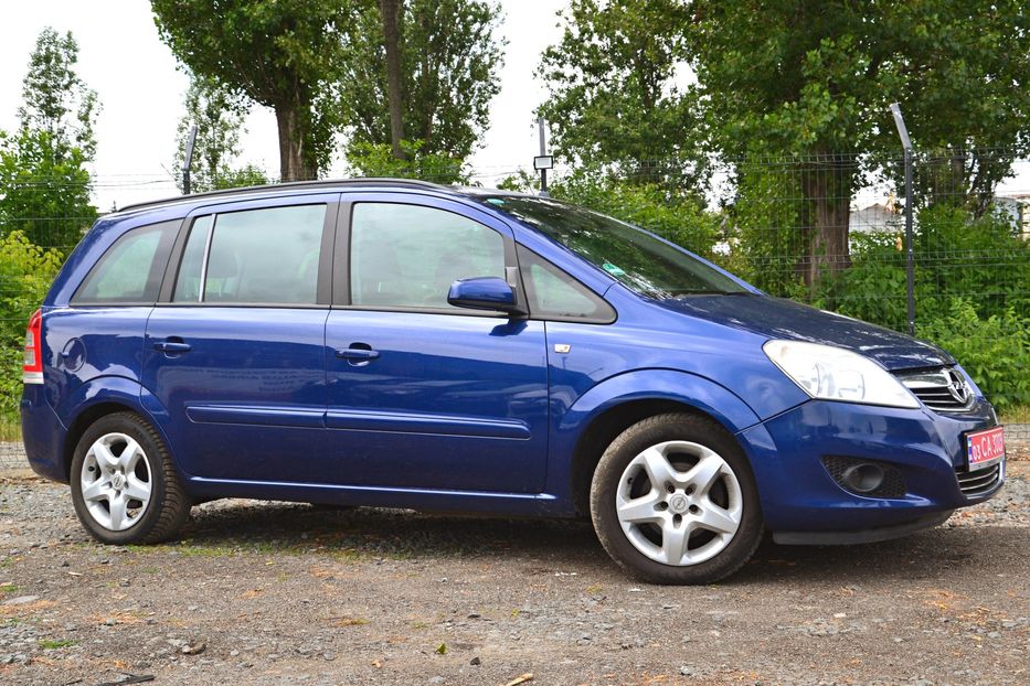 Продам Opel Zafira 2008 года в Хмельницком