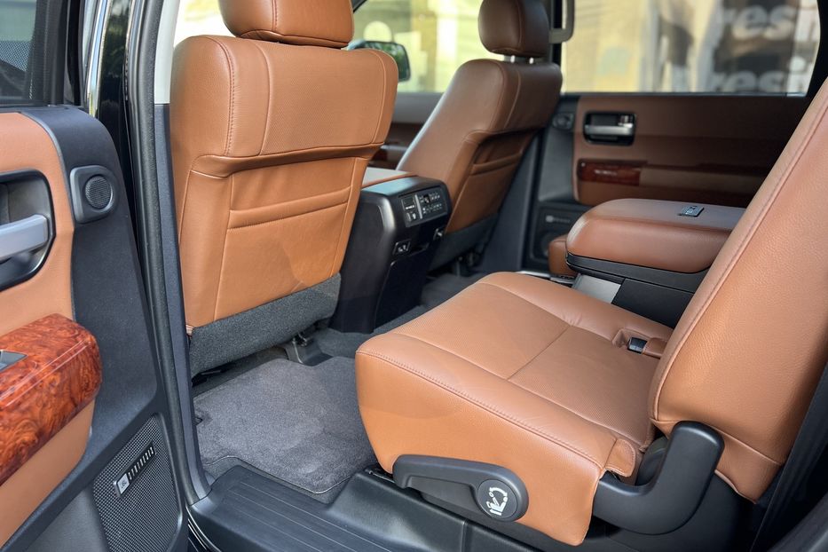 Продам Toyota Sequoia Platinum  2021 года в Киеве