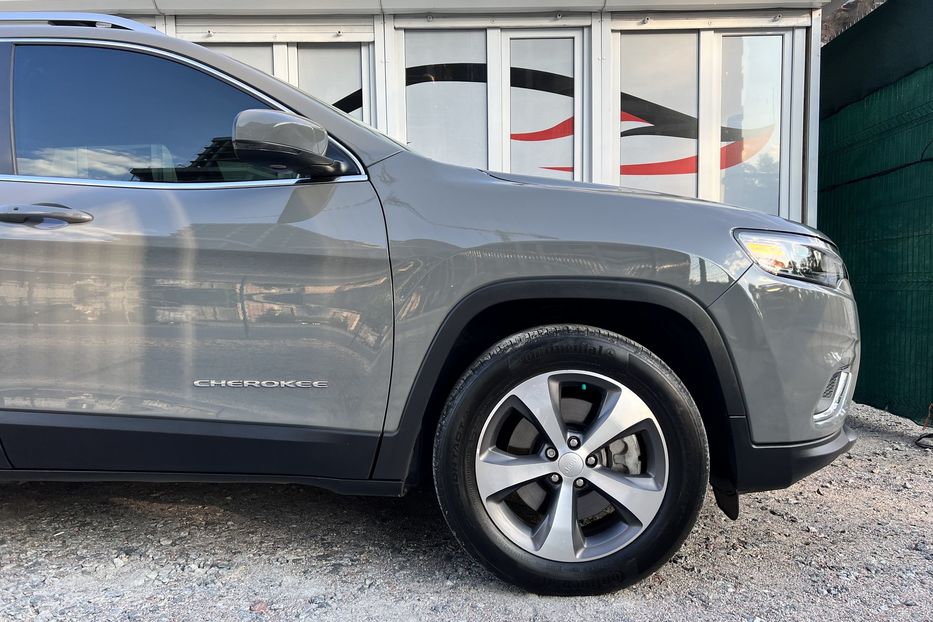 Продам Jeep Cherokee Limited  2020 года в Киеве