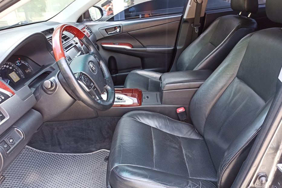 Продам Toyota Camry Elegance 2011 года в Днепре