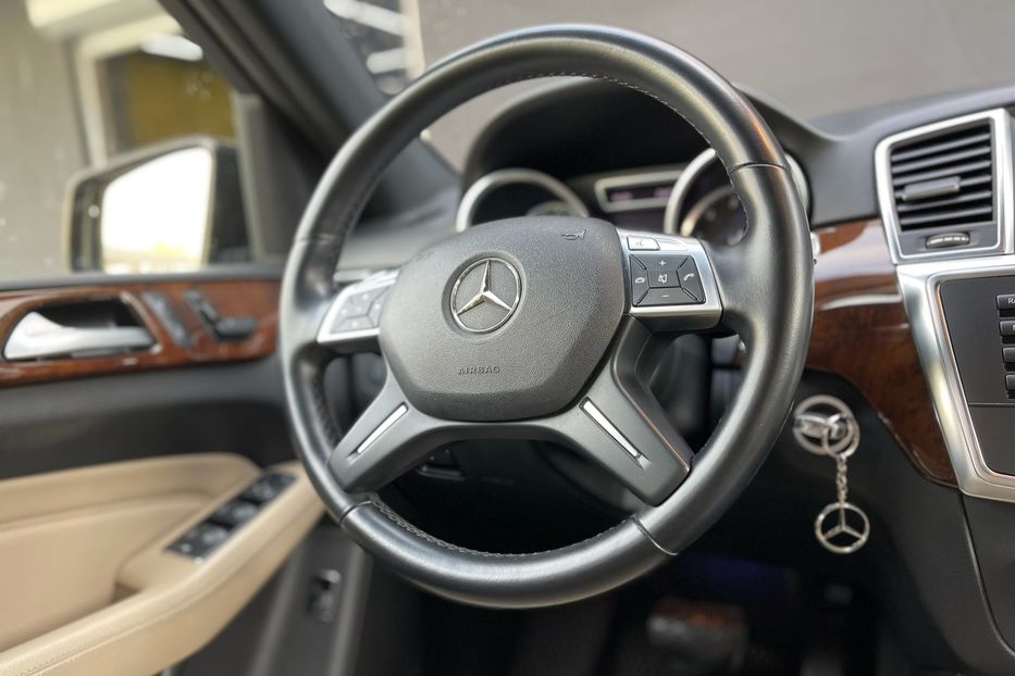 Продам Mercedes-Benz ML-Class 350 2012 года в Киеве