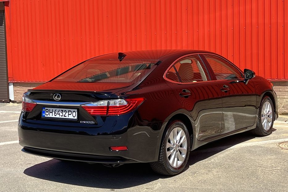 Продам Lexus ES 300 Hybride 2015 года в Одессе