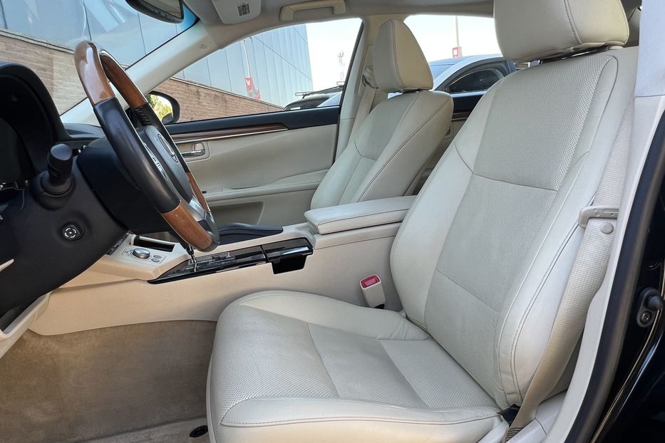 Продам Lexus ES 300 Hybride 2015 года в Одессе