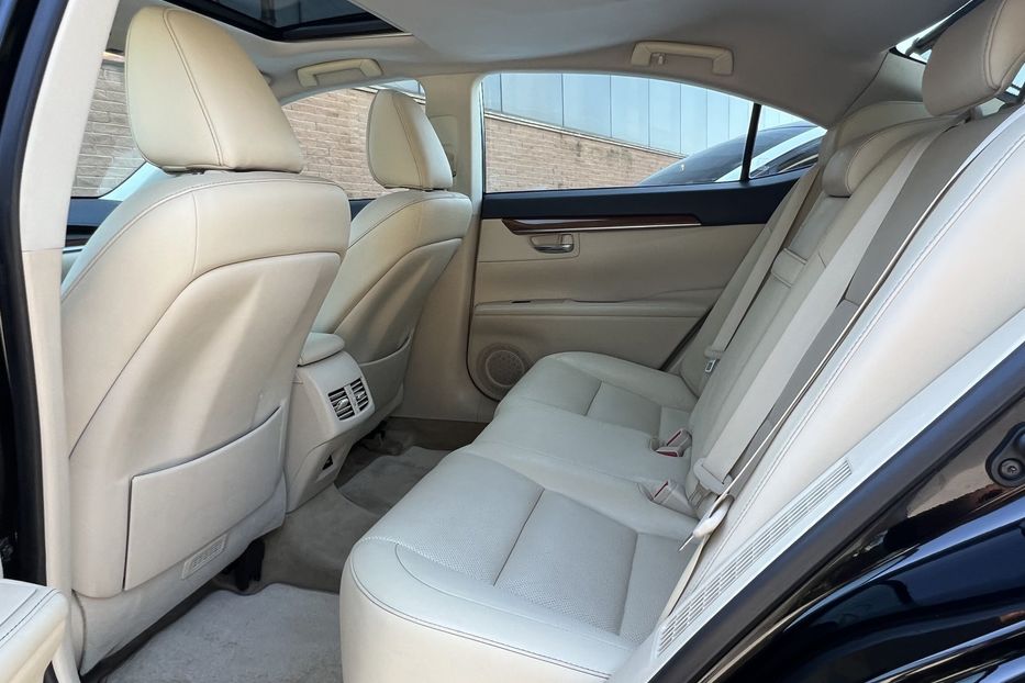 Продам Lexus ES 300 Hybride 2015 года в Одессе