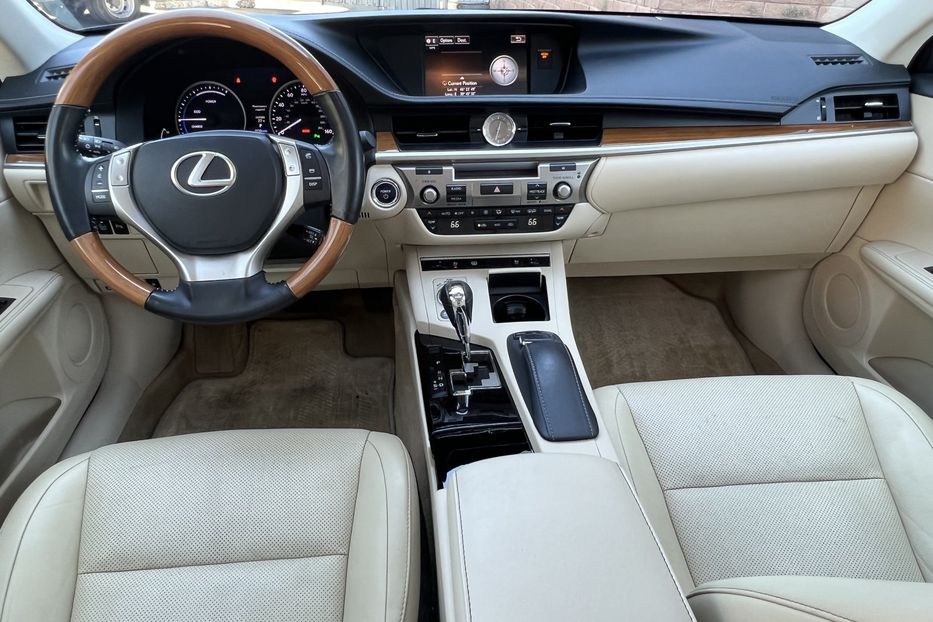 Продам Lexus ES 300 Hybride 2015 года в Одессе