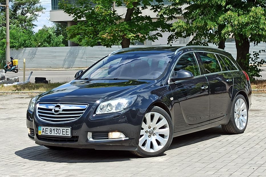 Продам Opel Insignia Sport Tourer 4X 2010 года в Днепре