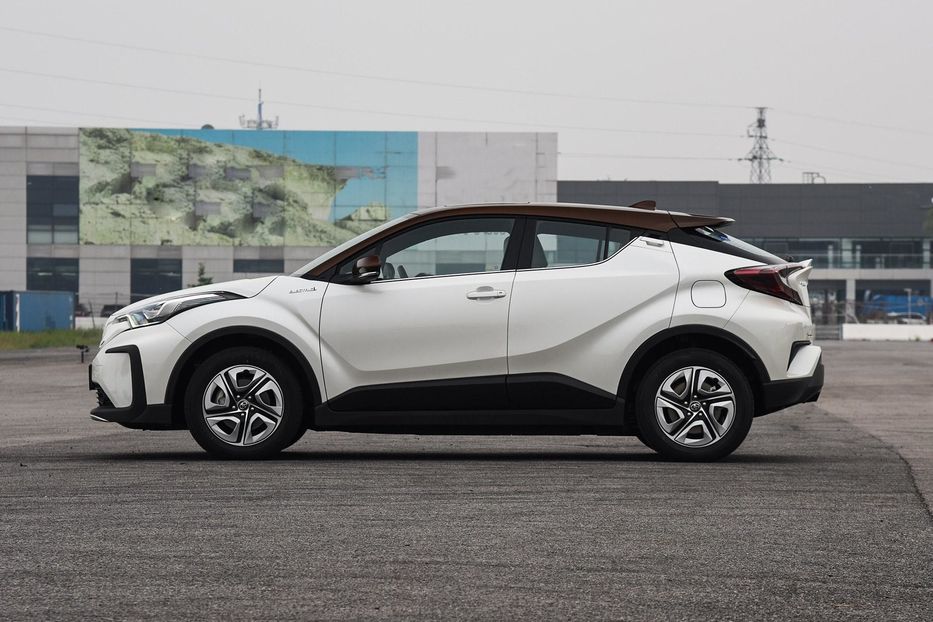 Продам Toyota C-HR 2022 года в Черновцах