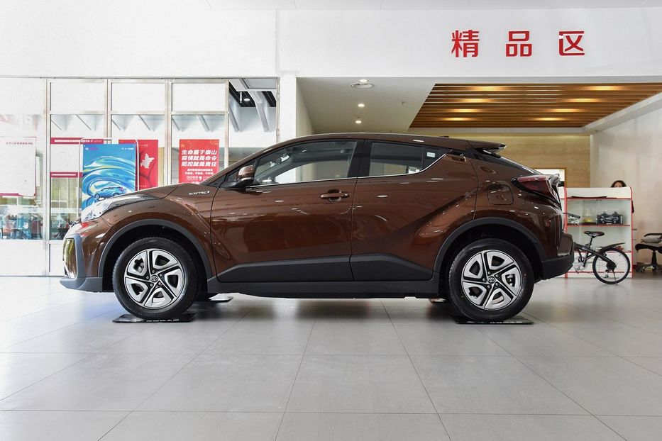 Продам Toyota C-HR 2022 года в Черновцах