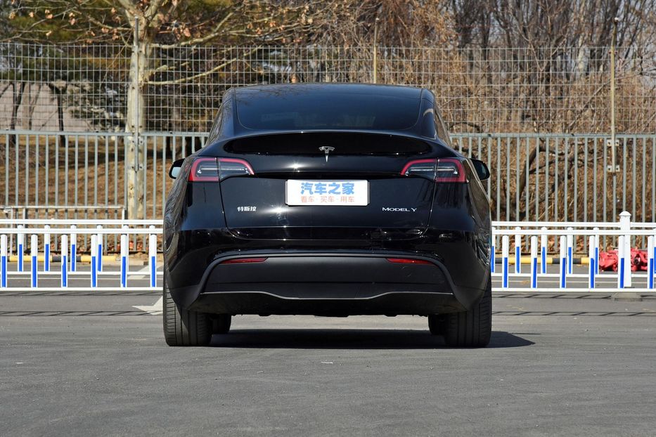 Продам Tesla Model Y 2022 года в Черновцах