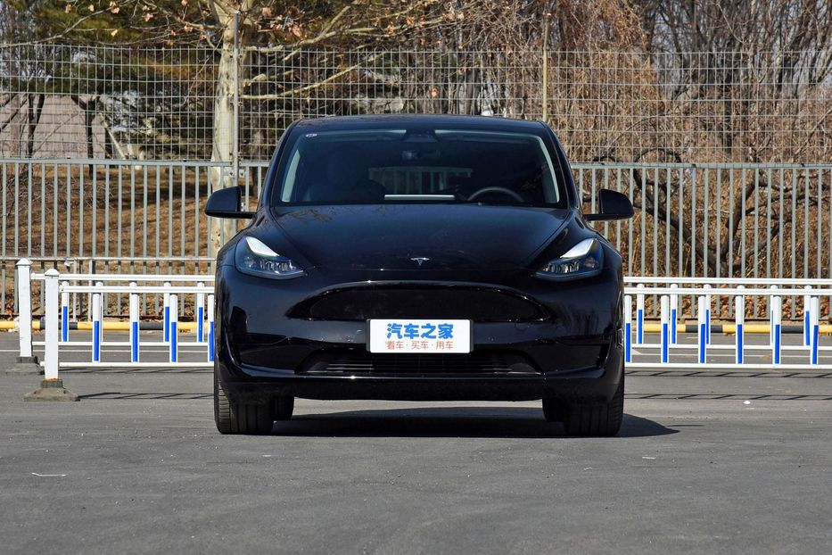 Продам Tesla Model Y 2022 года в Черновцах