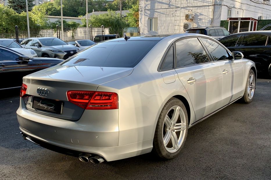 Продам Audi A8 Long 2013 года в Киеве