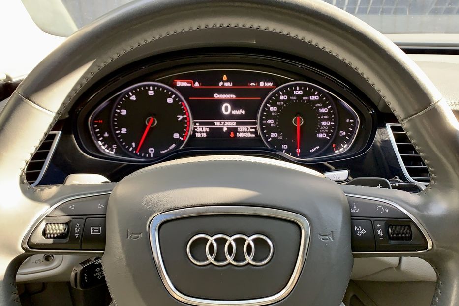 Продам Audi A8 Long 2013 года в Киеве