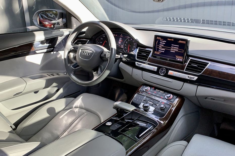 Продам Audi A8 Long 2013 года в Киеве