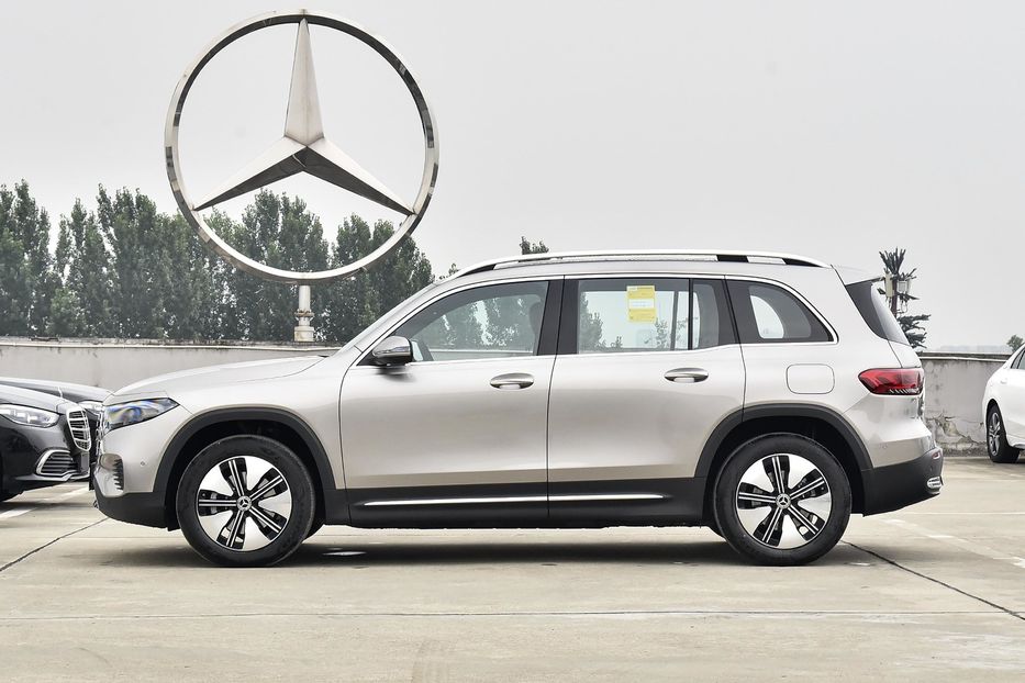 Продам Mercedes-Benz EQC EQB 260 2022 года в Черновцах