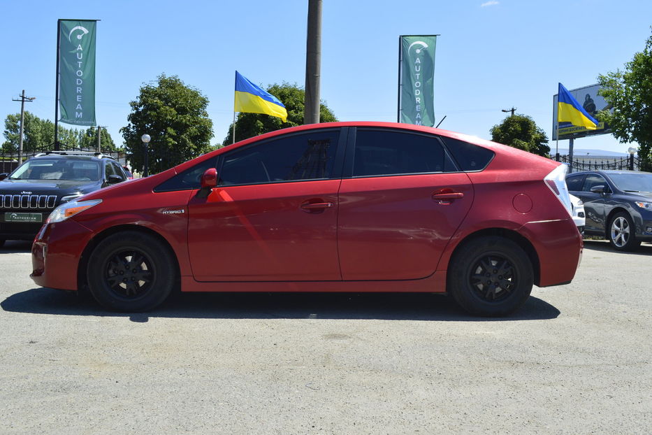 Продам Toyota Prius 2013 года в Одессе