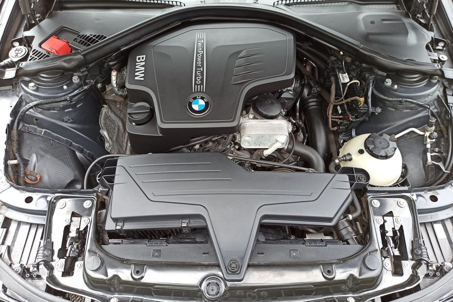 Продам BMW 320 2013 года в Днепре
