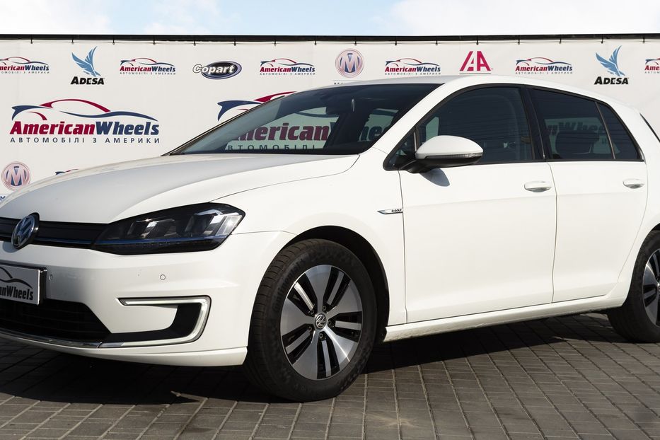 Продам Volkswagen e-Golf Highline 2015 года в Черновцах