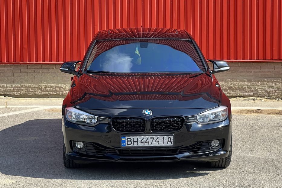 Продам BMW 320 2013 года в Одессе