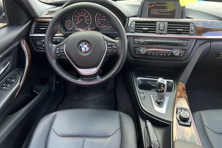 Продам BMW 320 2013 года в Одессе