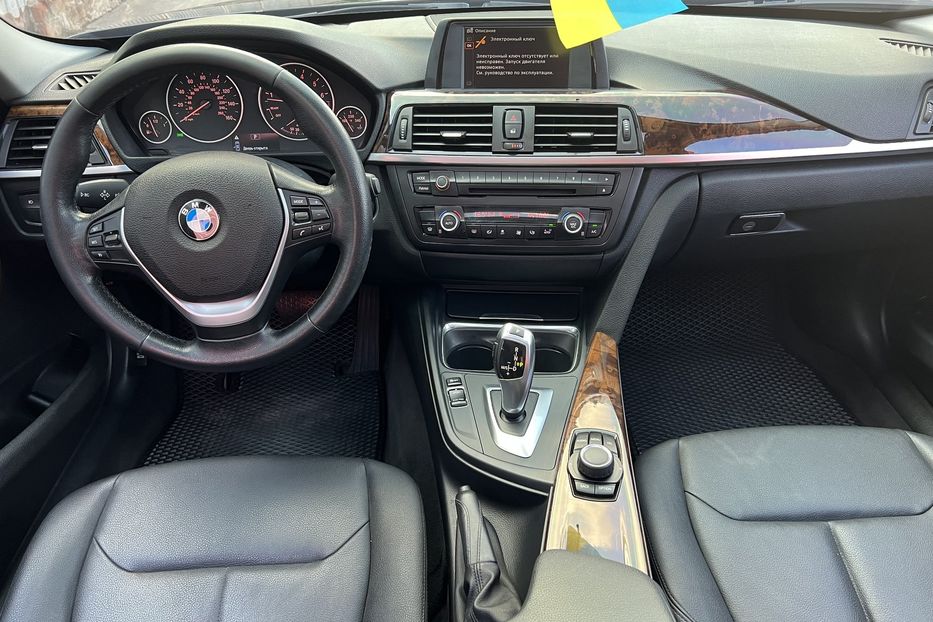 Продам BMW 320 2013 года в Одессе