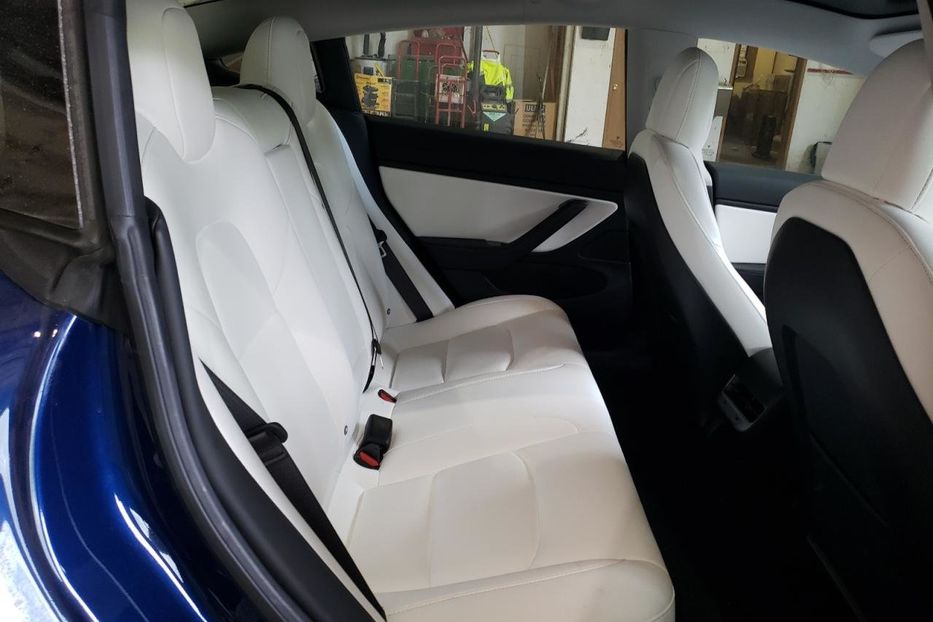 Продам Tesla Model 3 Long Range AWD 2018 года в Черновцах