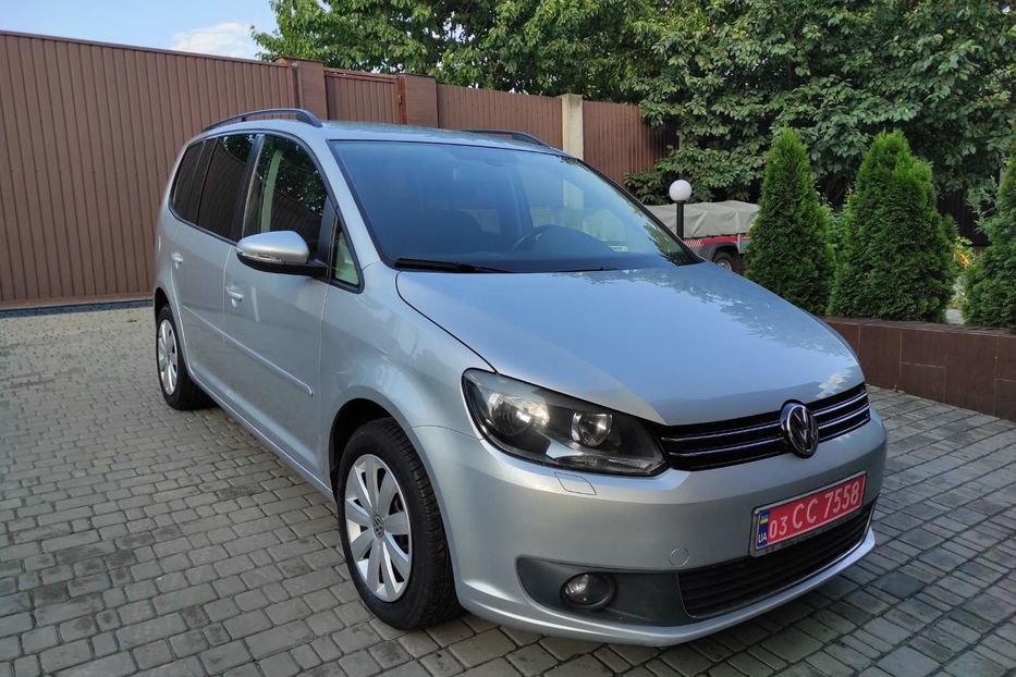 Продам Volkswagen Touran 7 mest 2013 года в Киеве