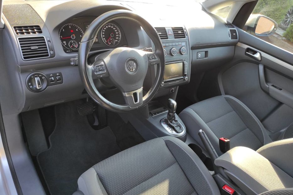 Продам Volkswagen Touran 7 mest 2013 года в Киеве