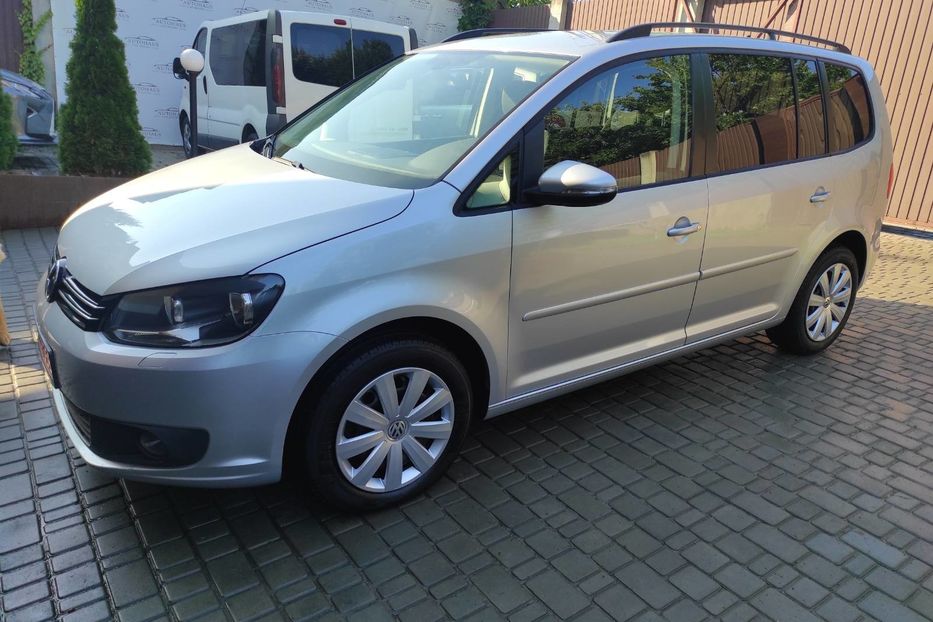 Продам Volkswagen Touran 7 mest 2013 года в Киеве