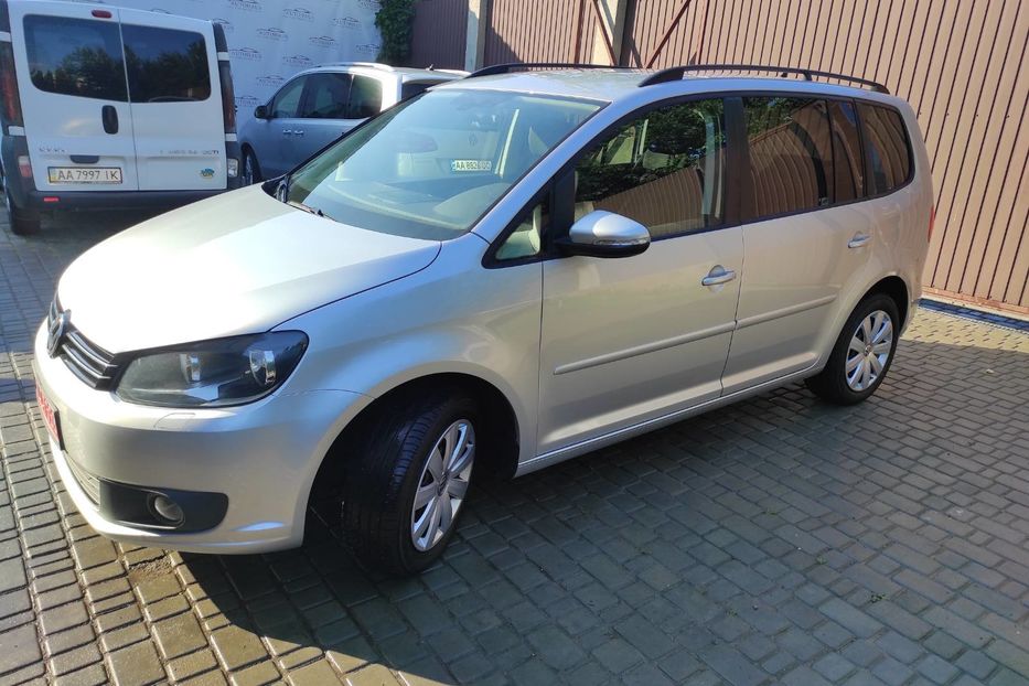 Продам Volkswagen Touran 7 mest 2013 года в Киеве