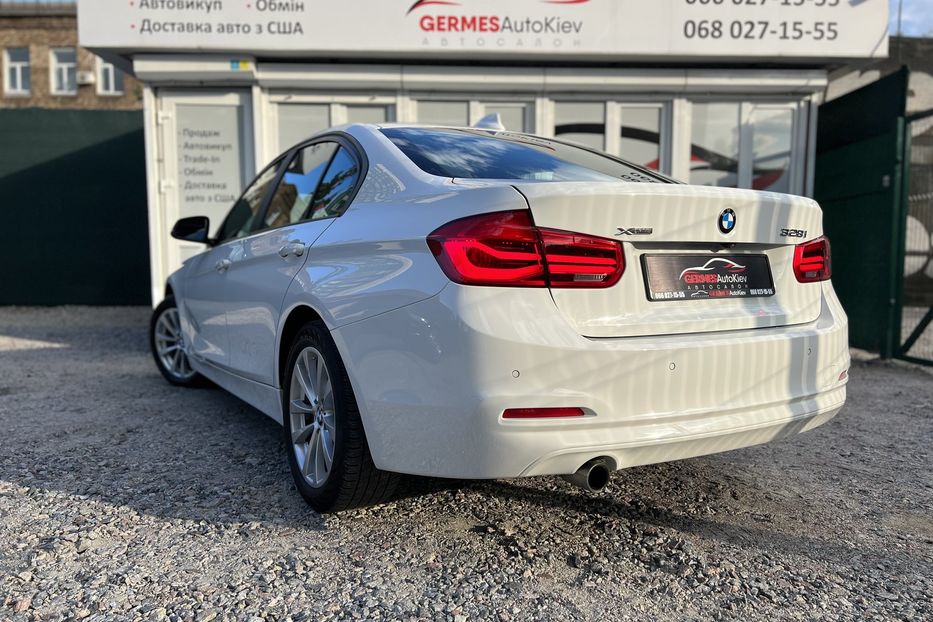 Продам BMW 328 XDrive  2017 года в Киеве