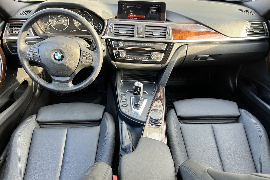 Продам BMW 328 XDrive  2017 года в Киеве