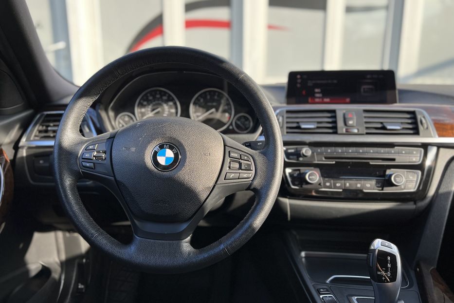 Продам BMW 328 XDrive  2017 года в Киеве