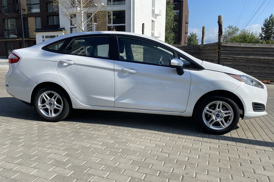 Продам Ford Fiesta 2017 года в Киеве