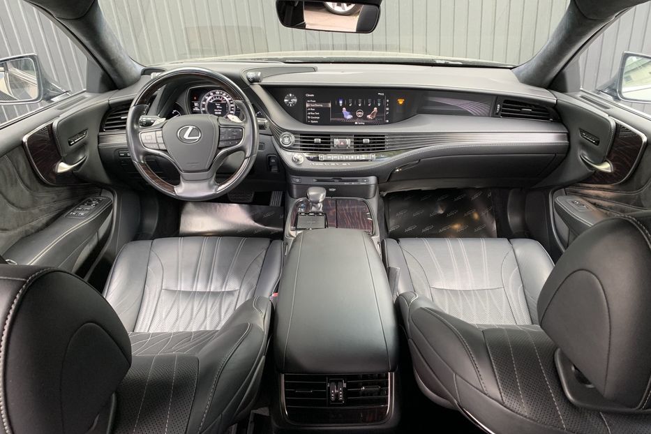 Продам Lexus LS 600 LS500 2018 года в Киеве