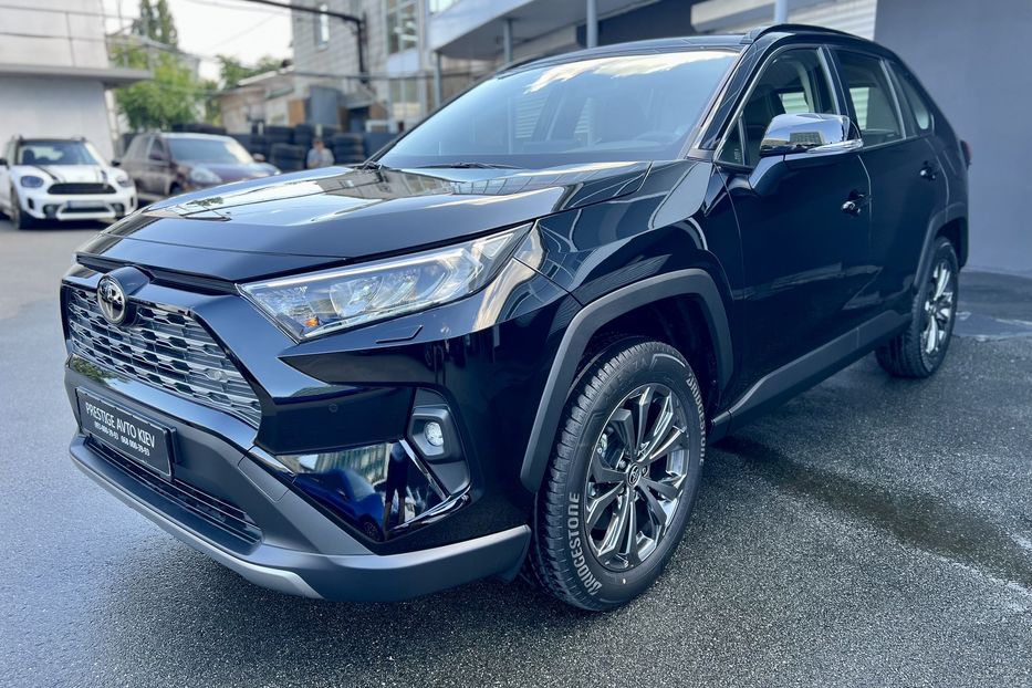 Продам Toyota Rav 4 2022 года в Киеве