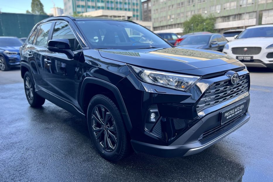 Продам Toyota Rav 4 2022 года в Киеве