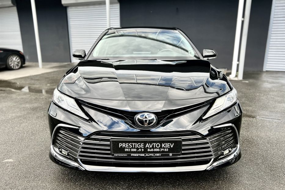 Продам Toyota Camry PREMIUM  2021 года в Киеве