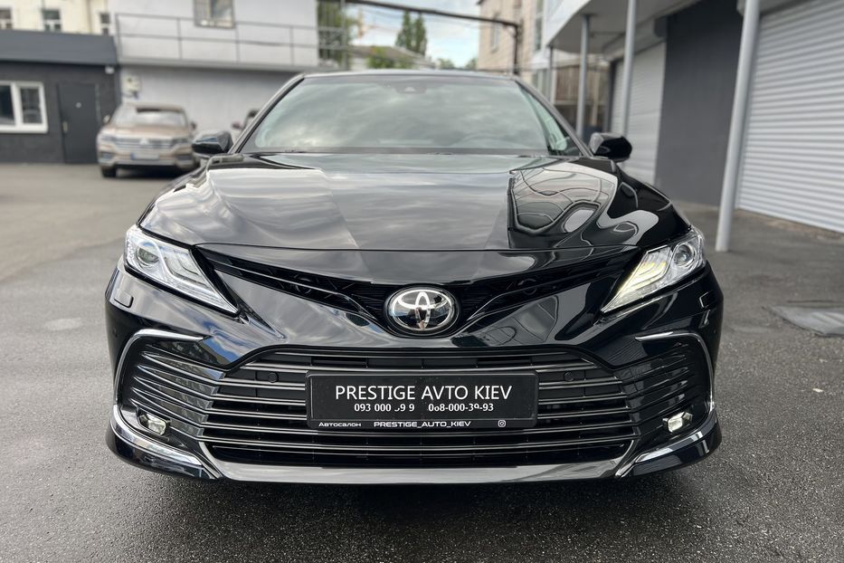 Продам Toyota Camry PREMIUM  2021 года в Киеве