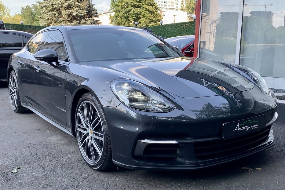 Продам Porsche Panamera 4  2018 года в Киеве