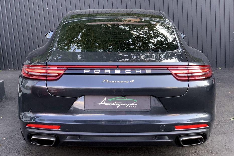 Продам Porsche Panamera 4  2018 года в Киеве