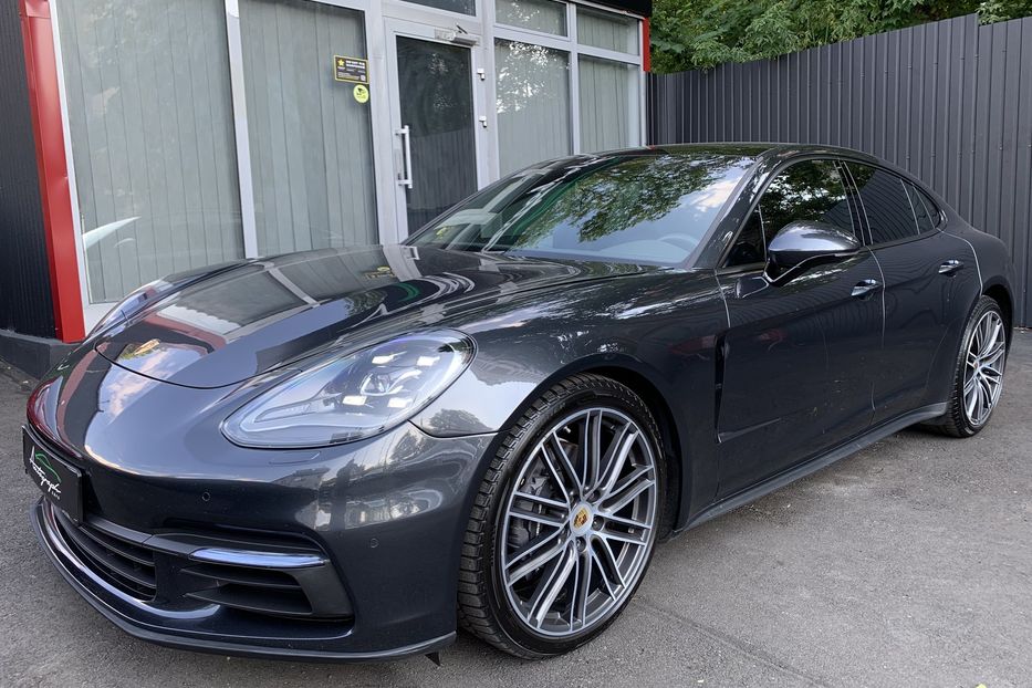 Продам Porsche Panamera 4  2018 года в Киеве